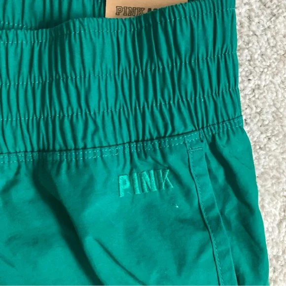 Victoria's Secret PINK Active Green Lined Dolphin Hem running shorts New - Picture 3 of 5